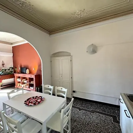 Ampio Storico In Pieno Centro Camogli