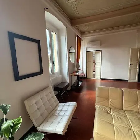 Apartamento Ampio Storico In Pieno Centro
